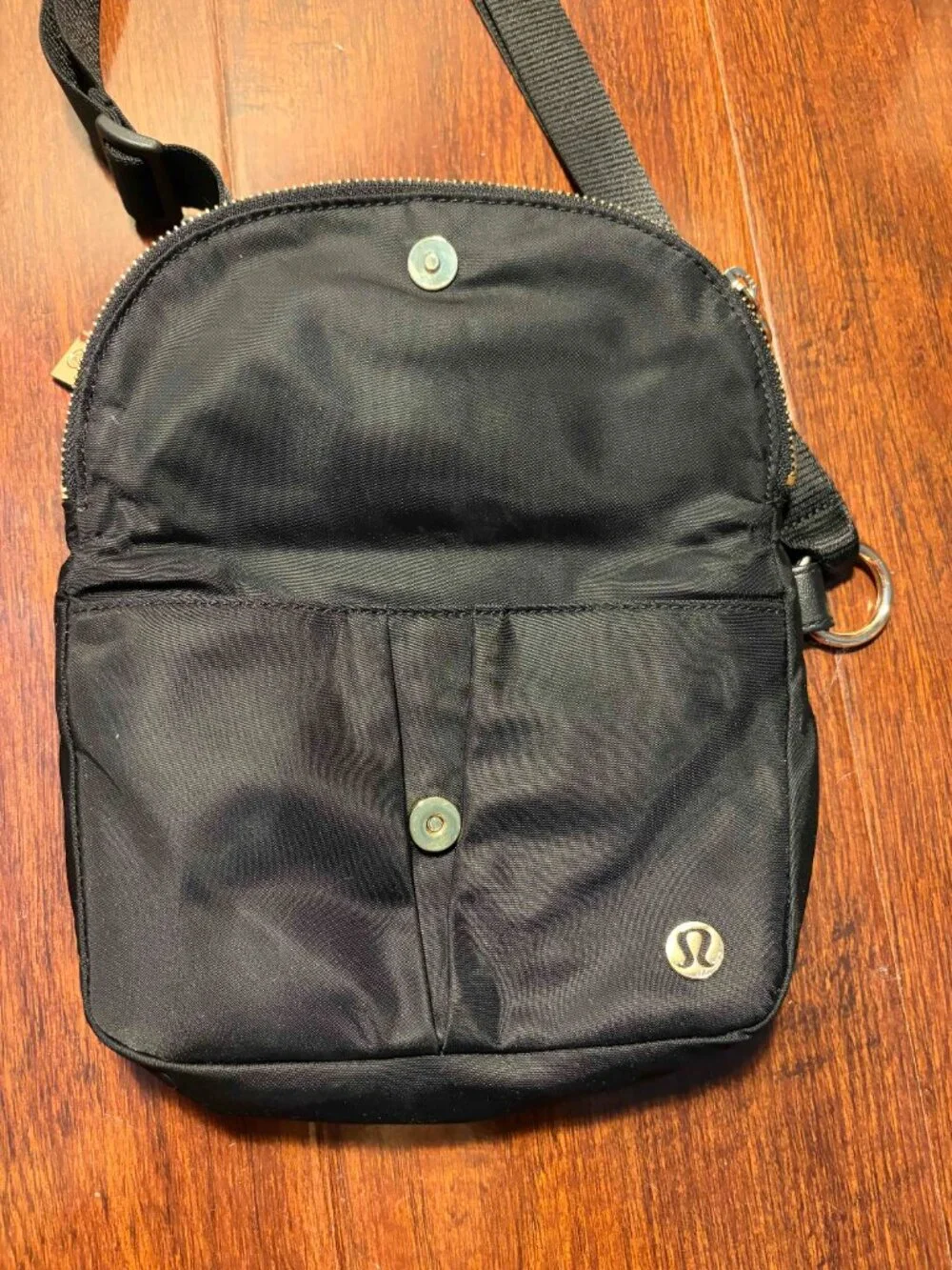 Lululemon Festival Bag in Black with gold details